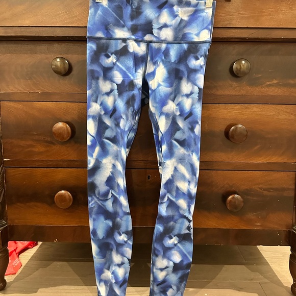 lululemon athletica Pants - Lululemon Wunder Under 28” Size 6